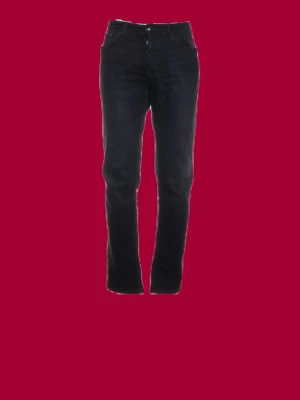 Jack&jones jeans - Snygga svarta jeans med rak passform och klassisk femficksdesign. Jeansen har hög midja och stängs med dragkedja och knapp. Materialet är denim som ger en tidlös look och passar till många olika stilar.