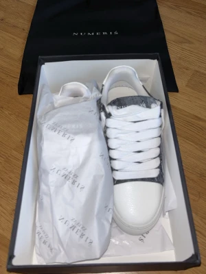 Denim numeris - Aldrig använda nya äkta