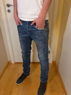 Dondup Jeans - Dondup Jeans! Mest efterfrågade jeansen på marknaden. Ny pris=3499 