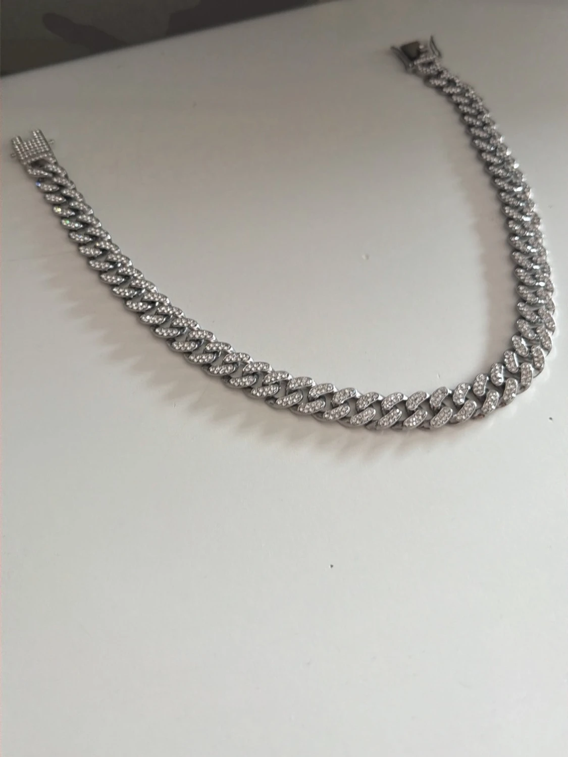 Halsband