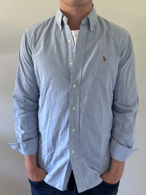 Ralph Lauren Skjorta - - Condition: 8/10 - Color: Gray - Size: M