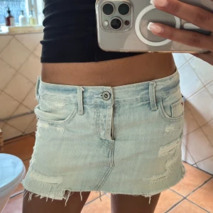 Hollister kjol - Midjemått: 39cm rakt över 💗