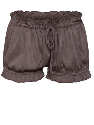 Grå/bruna shorts  - Säljer ett par grå bruna shorts med volangkant och snörning i midjan. De har en loose passform och resår i midjan samt benslut för en avslappnad look. Perfekta för sommardagar och riktigt sköna att bära. Prislapp kvar 