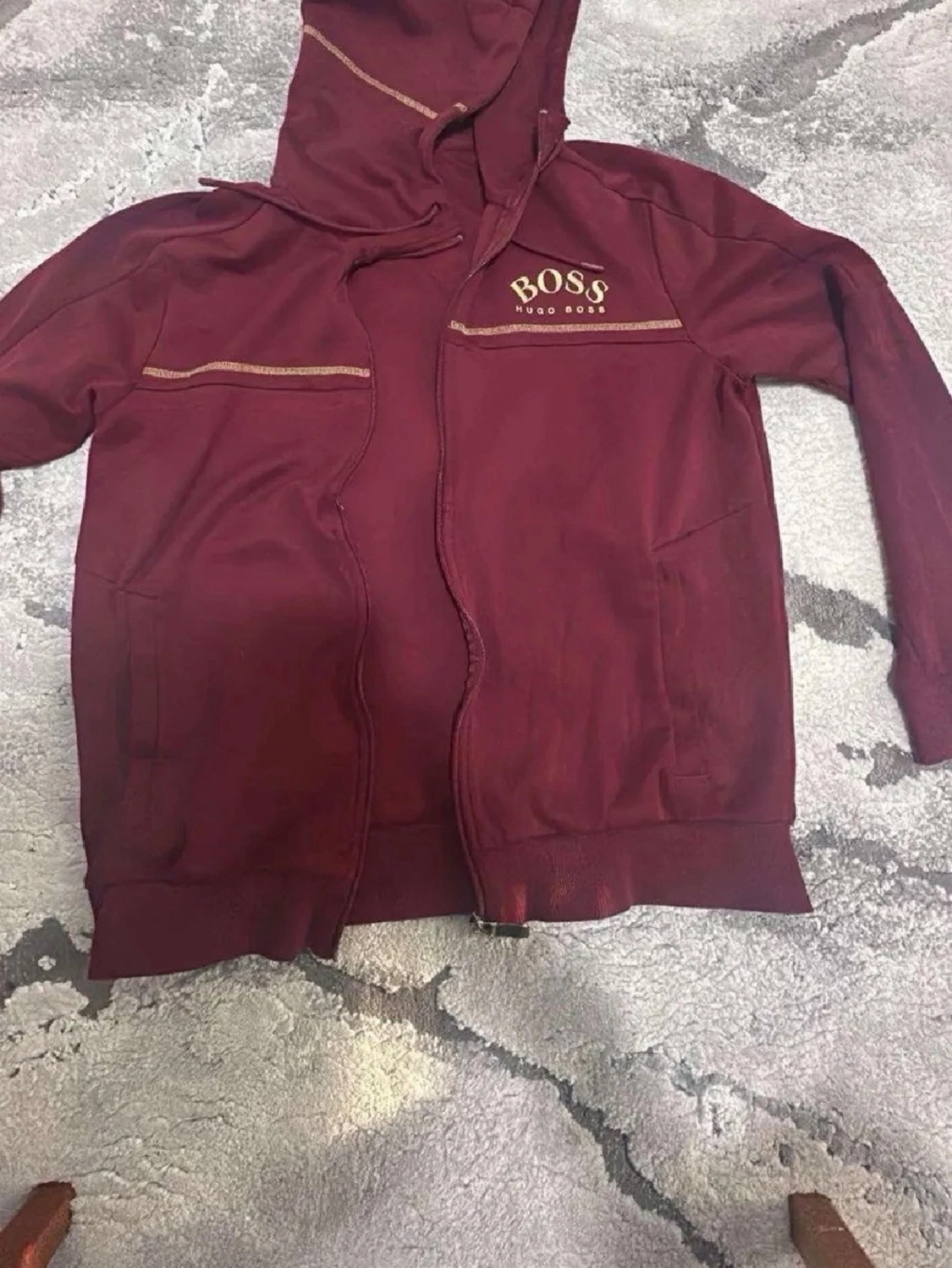 Vinröd hoodie