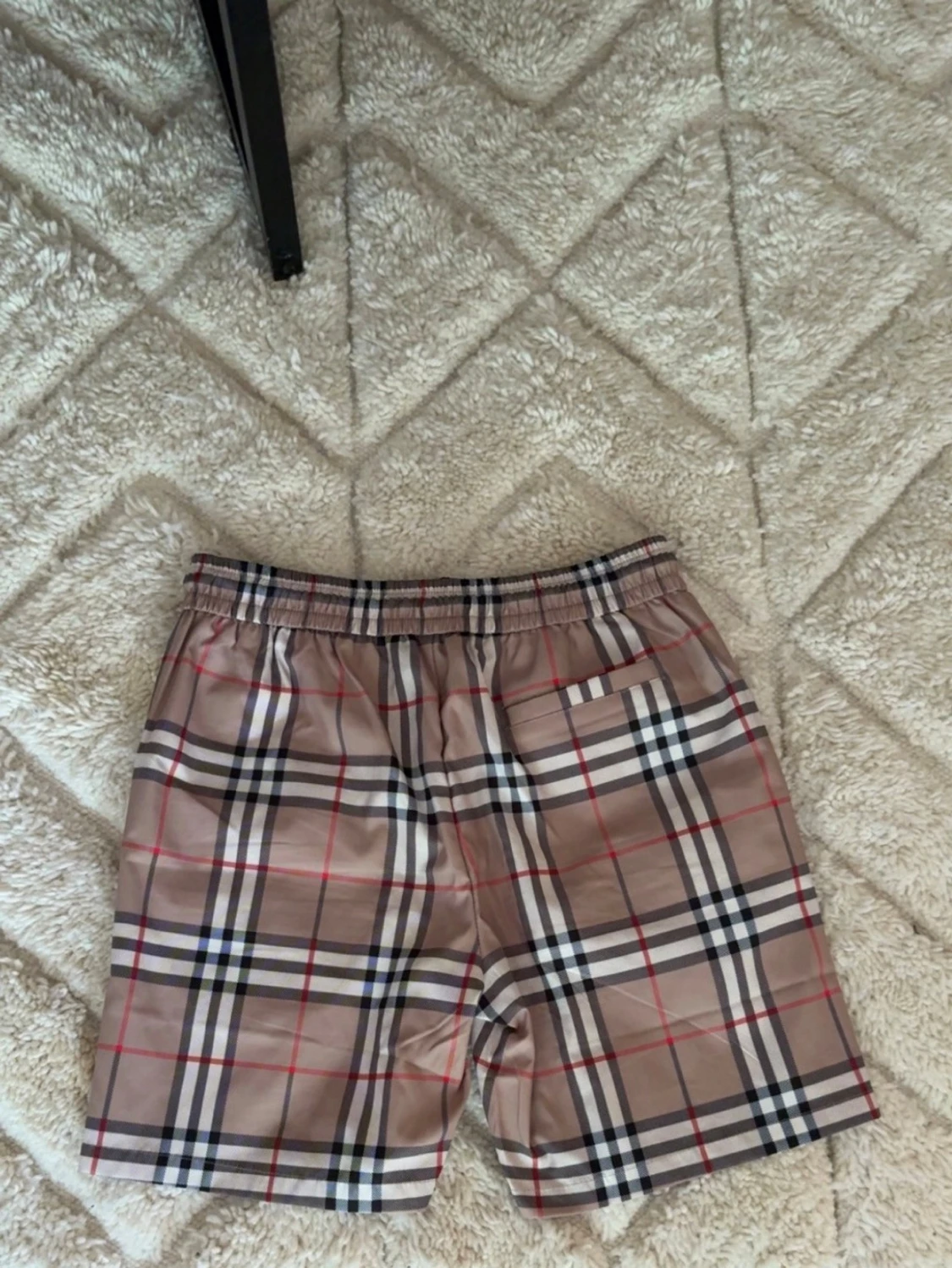Beige rutiga shorts med snörning - 1
