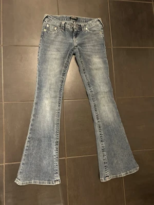 True religon jeans - True religon jeans i storlek 24. Bra skick inga slitningar. Skriv vid intresse! 