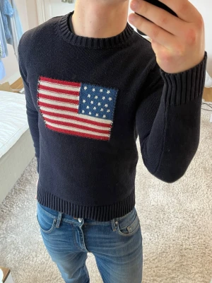 Gant tröja med usa flagga  - Gant | Mycket bra skick | Size - S | Pris 449 | Hör av dig vid minsta fråga eller fundering📩