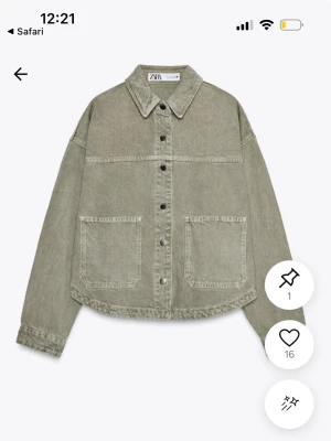 Grön overshirt från Zara - Säljer en svin snygg vår jacka! Perfekt grön och härlig. Använd några få gånger men passar inte min stil!💚(lånad bild)