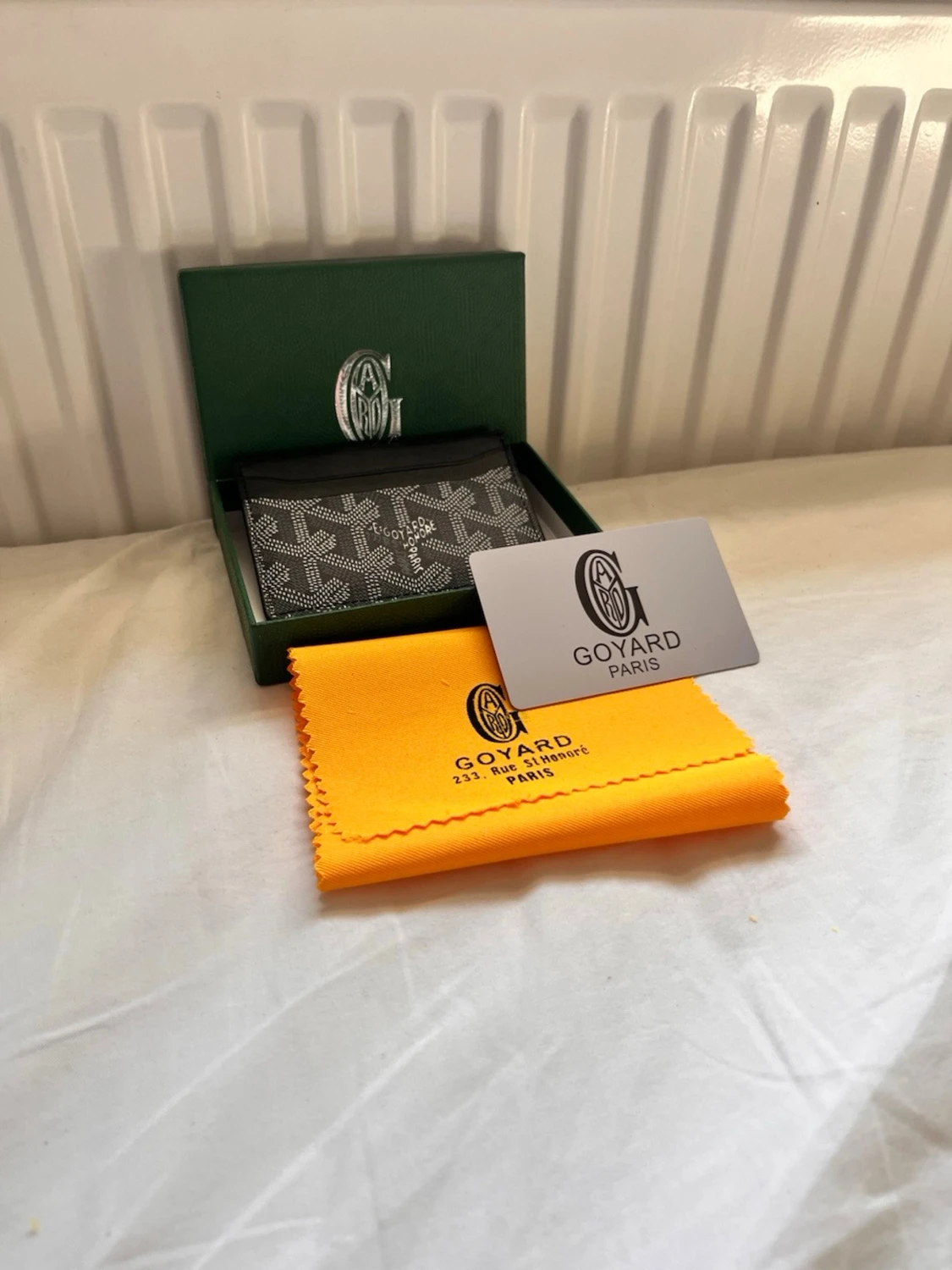 Svart kortfodral från G