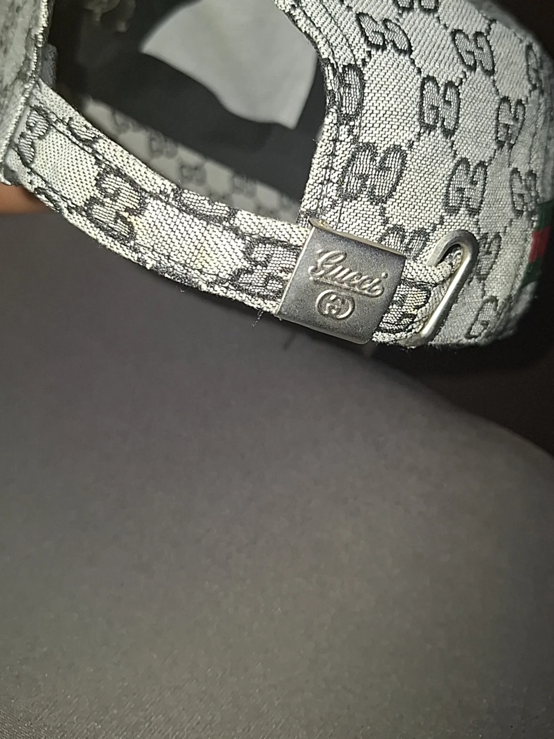 keps med GG-mönster - 1