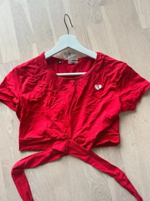 Träningströja från Women’s best  - Kort träningströja från Women’s best. Använd vid et tillfälle. Superskönt material.