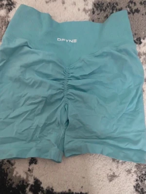 Dfyne Shorts Baby Blue - Helt nya & Oanvända ✔️, Storlek: M ✔️, Skickas inom 1 dag 🚀, kontakta gärna för mer info ☺️