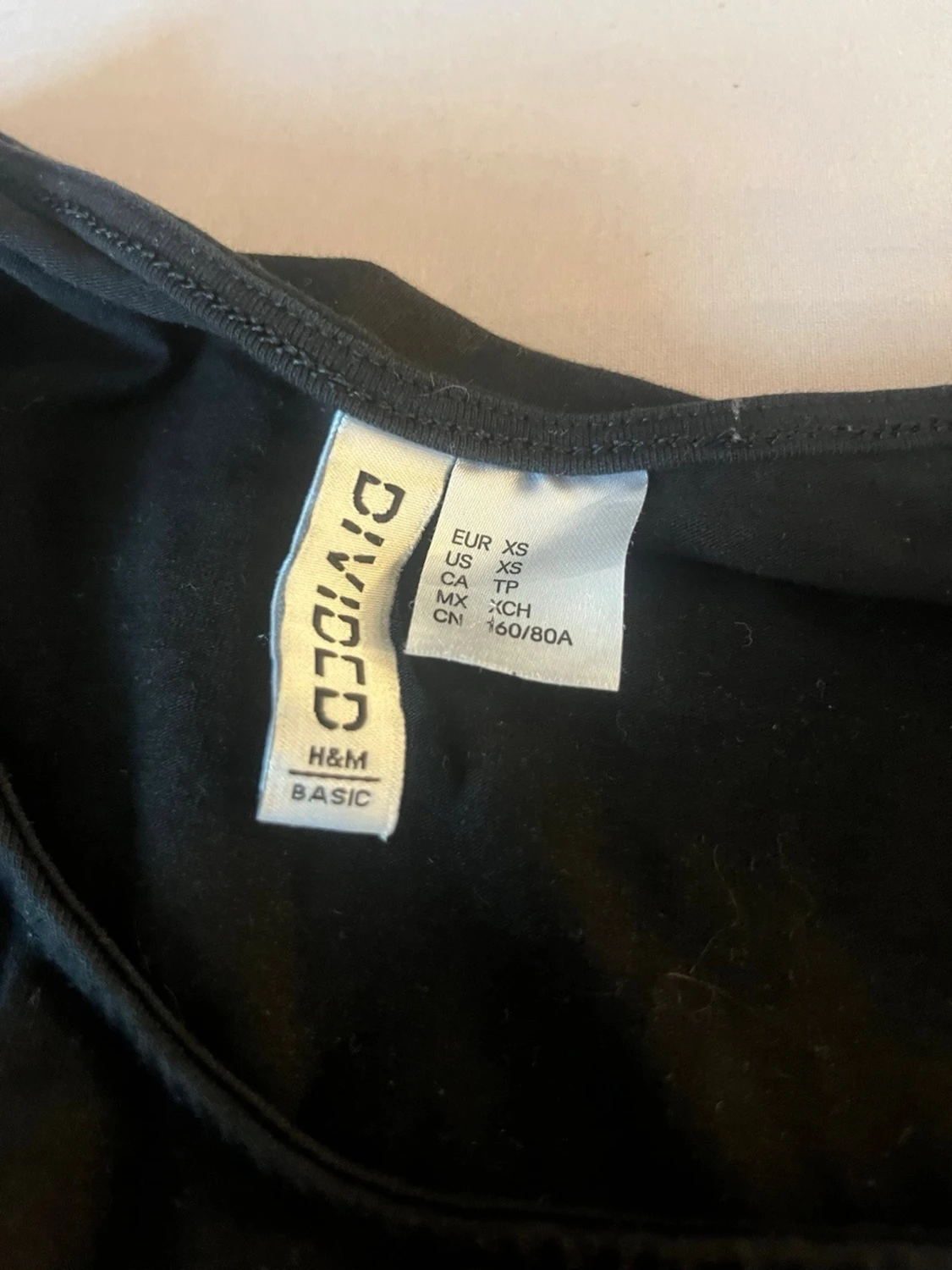 Svart croppad topp från H&M Divided - 1