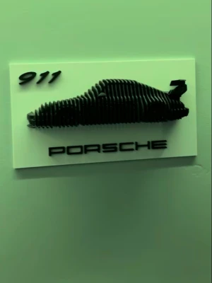 Porsche 911 RWB-skulptur - Fin dekoration för hemmet, lägg bud