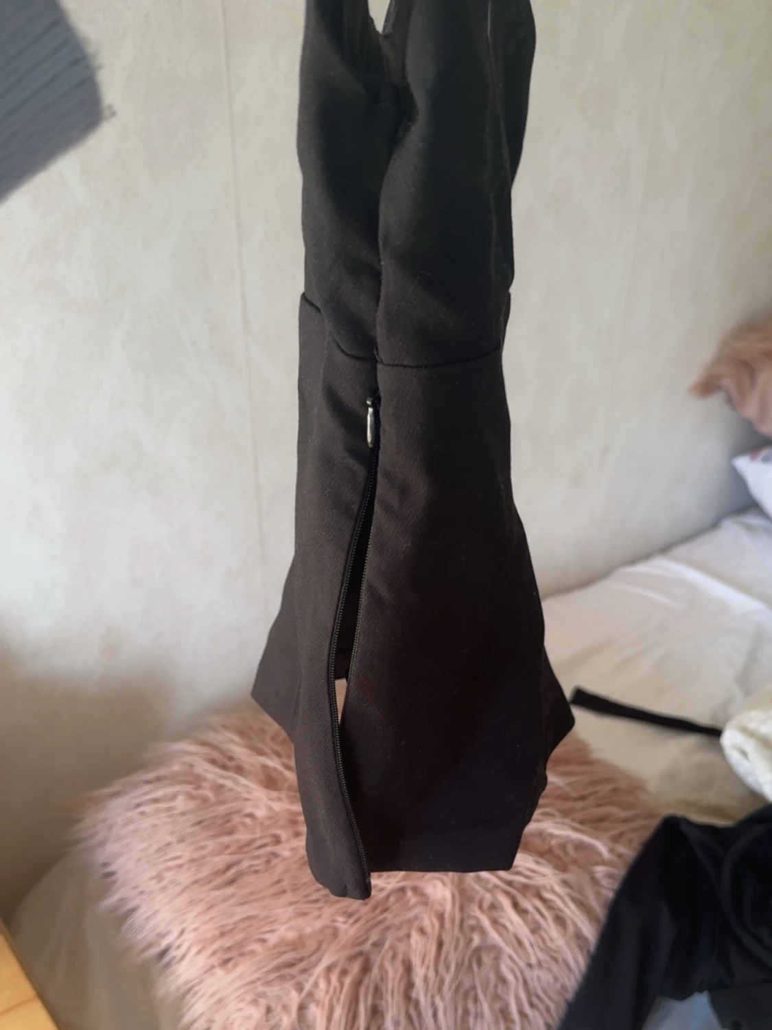 Svart figurnära topp - 2