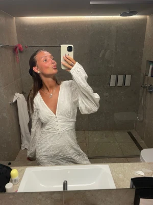 Adoore dupe klänning  - Adoore dupe klänning köpt på fina för förra året som sålde slut jättefort. Använd 2-3 gånger endast 