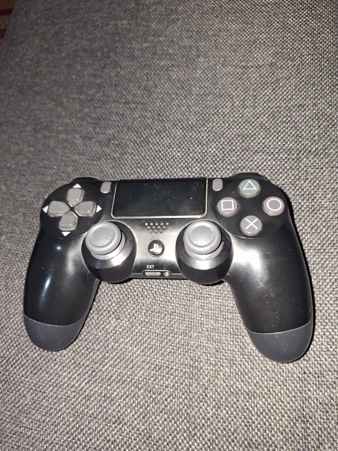 Svart DualShock 4 handkontroll PS4