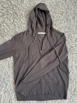 Brun zip-hoodie - Supersnygg tröja från lager 157. Bara använd en gång och är i superfint skick!!