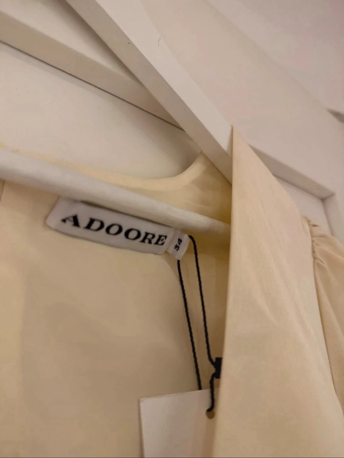 Lång ljusgul klänning Adoore - 1