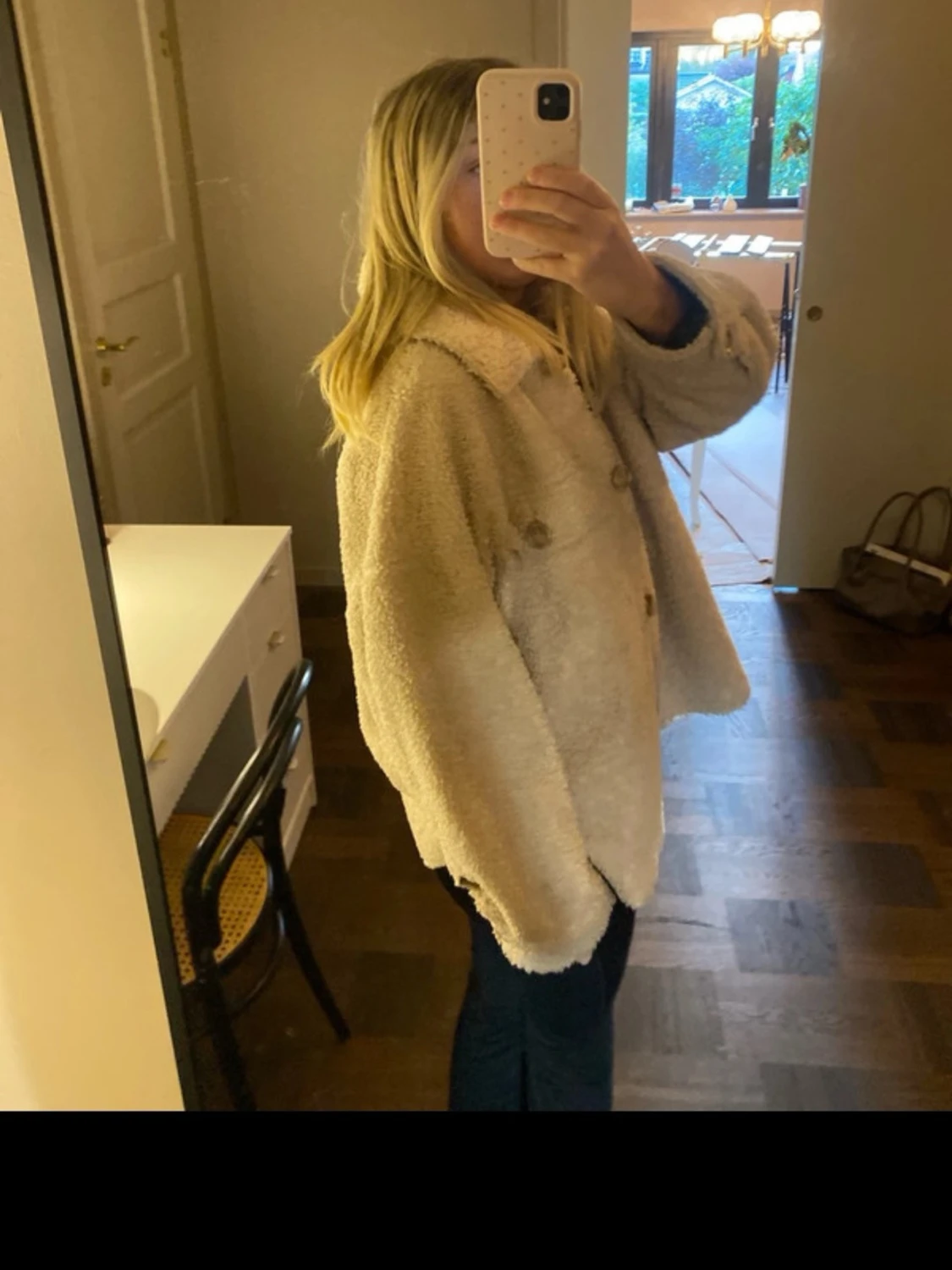 Beige teddyjacka med fickor - 1