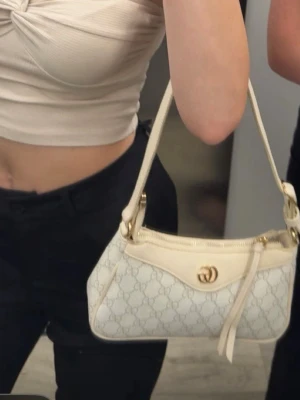 Beige handväska  - Super fin beige handväska i fint skick! 💞💞