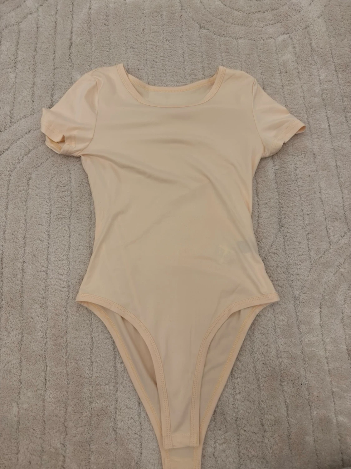 3 basic bodys i vit, beige och svart - 1