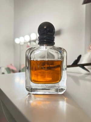 Emporio Armani You Intensely parfym - Hej säljer en armani stronger with you intensely 50ml