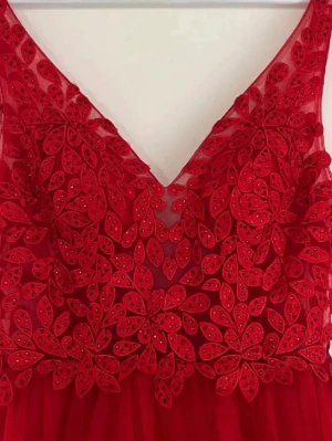 Balklänning  - Säljer min balklänning från Mascara. Endast använd en gång, fint skick!