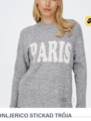 Grå stickad tröja - super mjuk och söt tröja från only i stl M💗 inga defekter💗