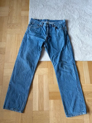 Weekday jeans - Skriv för mer info!