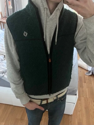 Morris fleeceväst - Mörkgrön fleeceväst från Morris | Stolek XS | Fint skick✅|