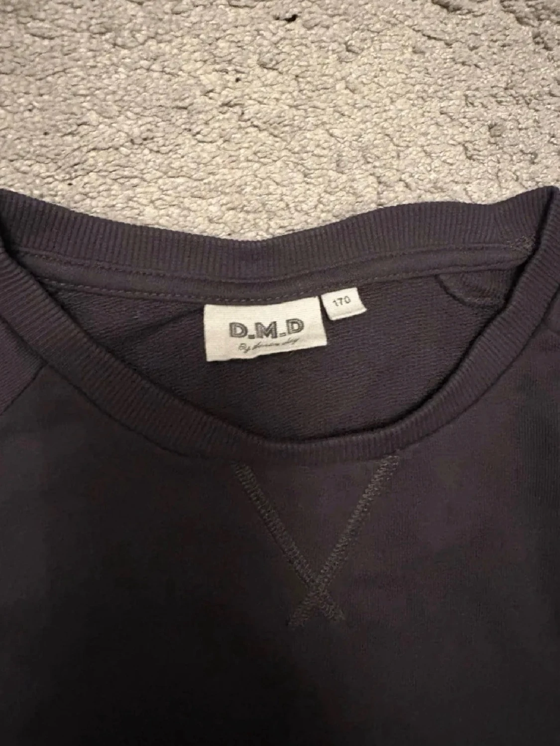 Mörkblå sweatshirt från D.M.D - 1