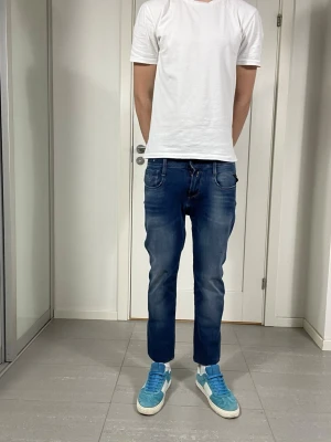 Replay Anbass Jeans  - Säljer nu dessa Replay Anbass jeans, skriv för fler bilder/frågor🙌🏼
