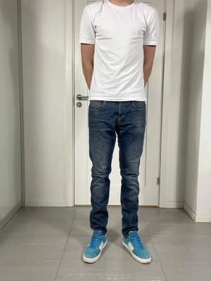 Replay Anbass Jeans  - Säljer nu dessa Replay Anbass jeans, W32 o L32, skriv för fler bilder/frågor🙌🏼