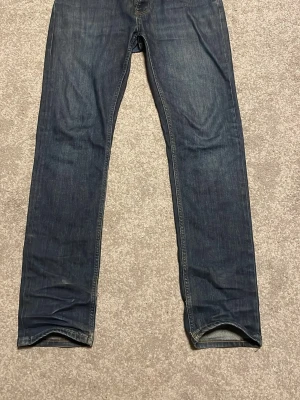 Mörkblå gant jeans straight fit - Storlek 31/32 2 års användning med 1 ägare straight fit
