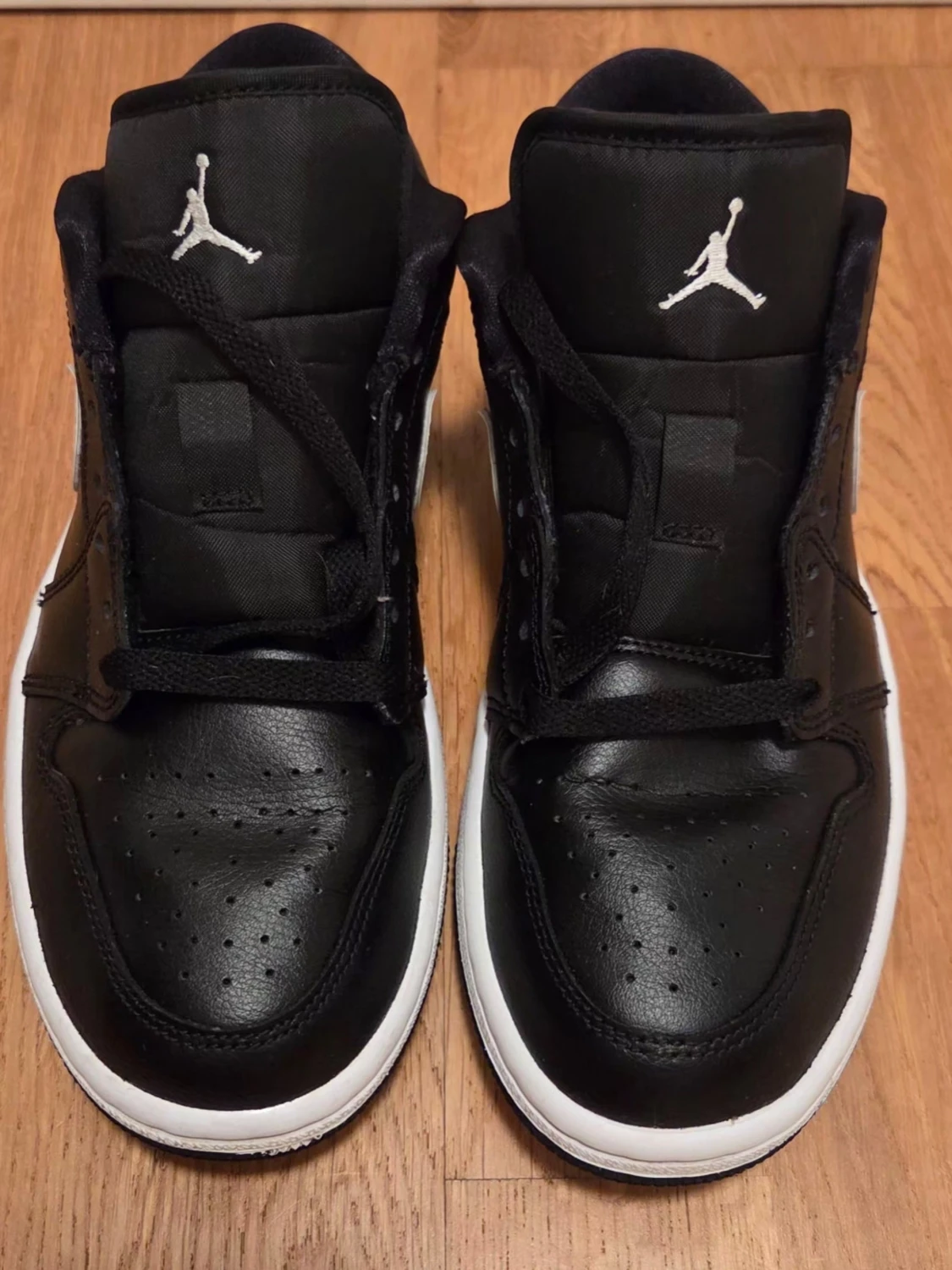 Svarta Air Jordan 1 Low sneakers