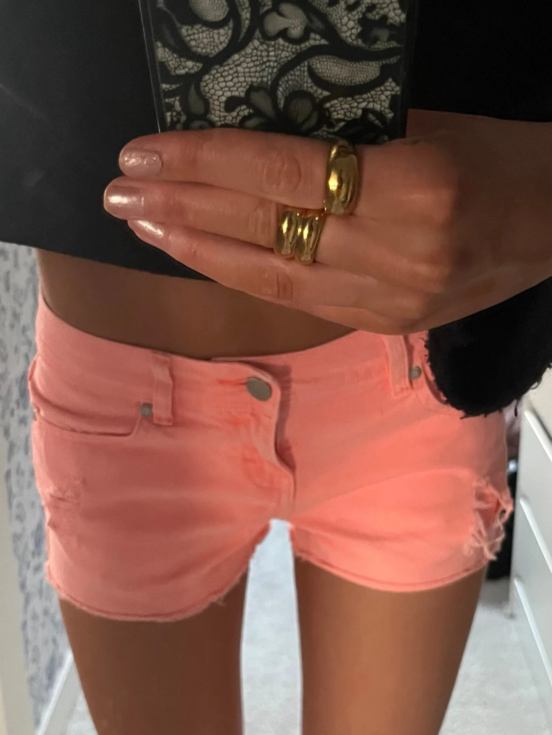 Koral jeansshorts med slitningar - 4