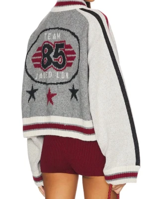 Jaded London Jacka  - INTRESSEKOLL på min Jaded London jacka använd 2 gånger. Helt som ny. Nypris 2400kr