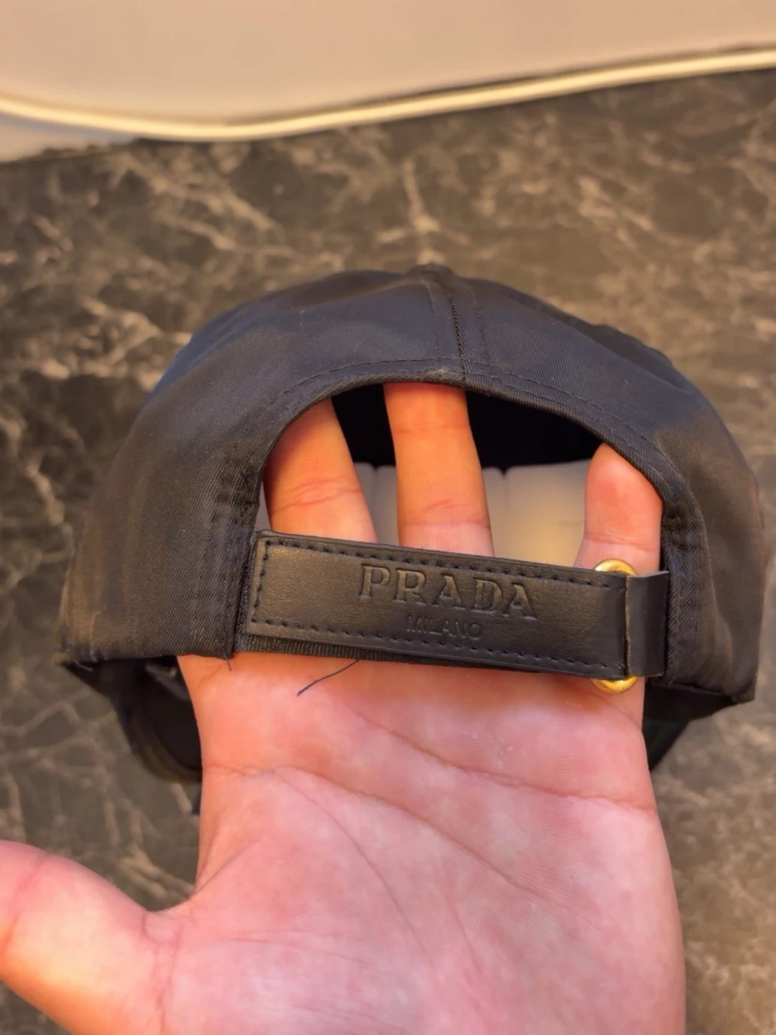 Svart keps från Prada i nylon - 2