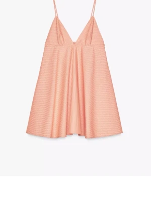 trendig zara klänning - så fin korall/orange trendig klänning från zara i fint skick! minns ej storlek men sitter såhär på mig som vanligtvis har S❤️🥰