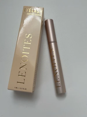 Lenoites Eyelash Growth Serum  - Fick i present men mina ögon tål tyvärr inte fransserum alls. Har vänner som använder denna och det fungerar bra. Därför bara använd 1 gång. 