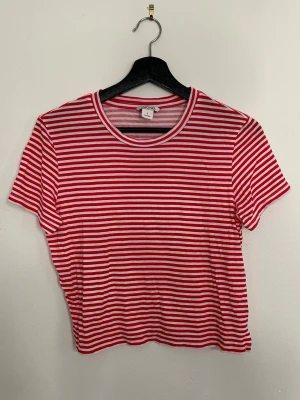Randig t-shirt - very cute bara