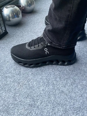 On cloud skor alla storlekar  - On cloud skor i alla storlekar från 41 till 45