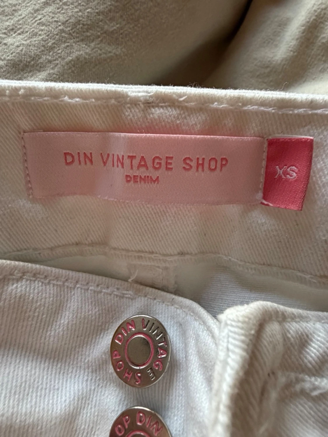 Vita jeans från Dinvintageshop - 2