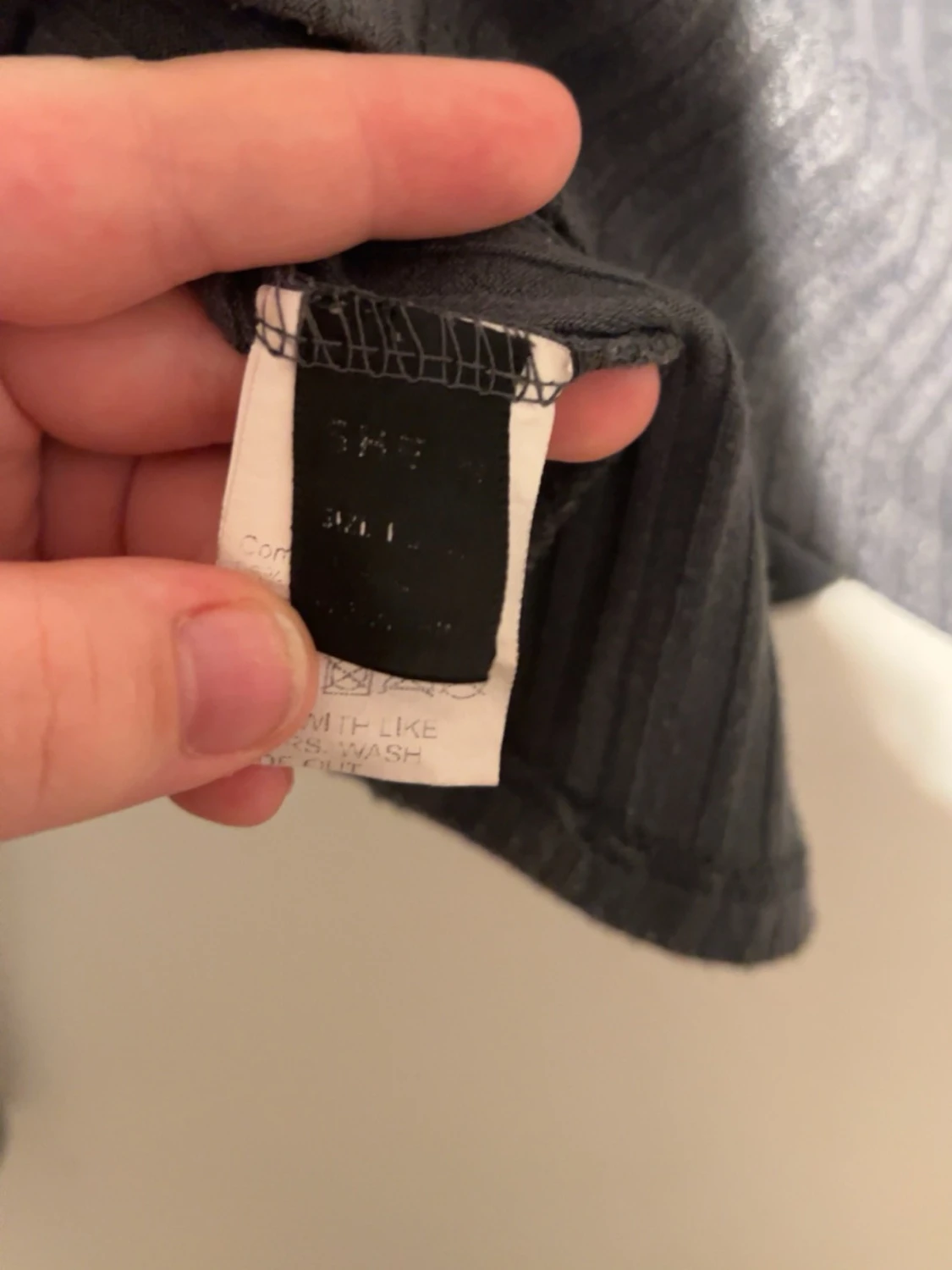 Mörkgrå ribbad topp med snörning - 4