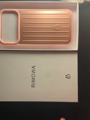 Rimowa Mobilskal - Hej säljer nytt mobilskal. Modell iPhone 17 PRO Max  Hör av dig via intresse  Priset är förhandlingsbart 