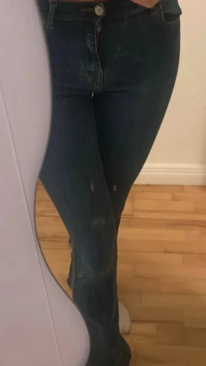 Utsvänga Tall Jeans  - Blåa Dr Denim Jeans Tall, oanvända! Storlek 36