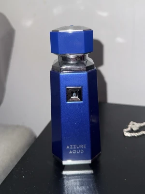 FRENCH AVENUE Azzure Aoud parfym  - 90ml KVAR