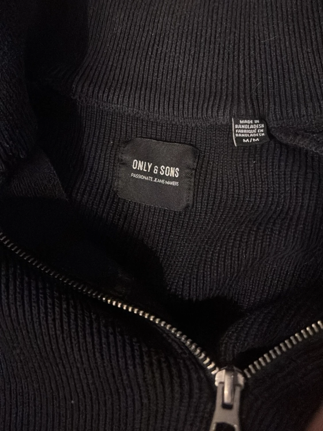 Svart stickad halvzip från Only & Sons - 1