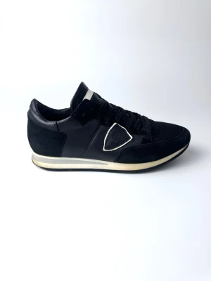 Philippe Model TRPX - Philippe Model TRPX. Storlek 41. Skick 9/10. Leveranstid: 1–2 arbetsdagar.